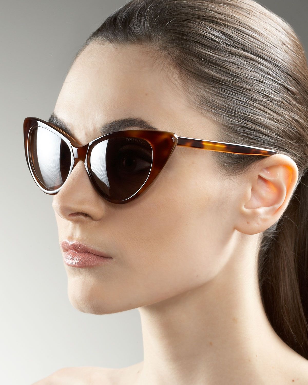 Трендовые солнцезащитные очки с фото - обзор новинок сезона